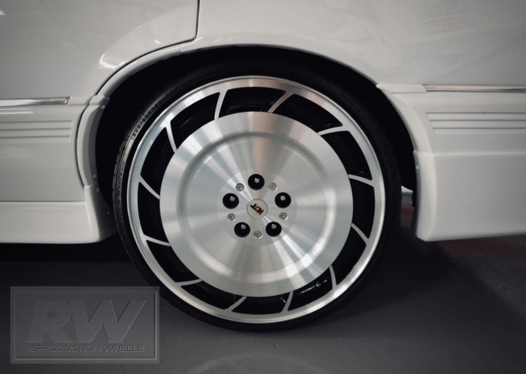 VK VE Group A AERO 19 inch Black Machined REPLICA Directional Wheels (PRE-VE) Alloy Wheels