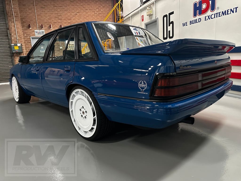 VK VE Group A AERO 20 inch White REPLICA Directional Wheels (PRE-VE) Alloy Wheels