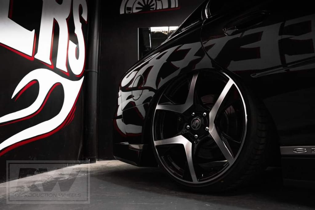 GEN-F2 Clubsport R8 20 inch Black Machined REPLICA Wheels (PRE-VE)