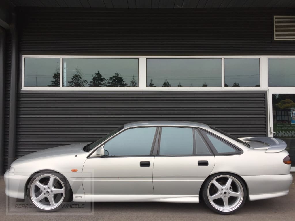 HSV VL Group A SS WALKINSHAW 18 inch Silver REPLICA Wheel