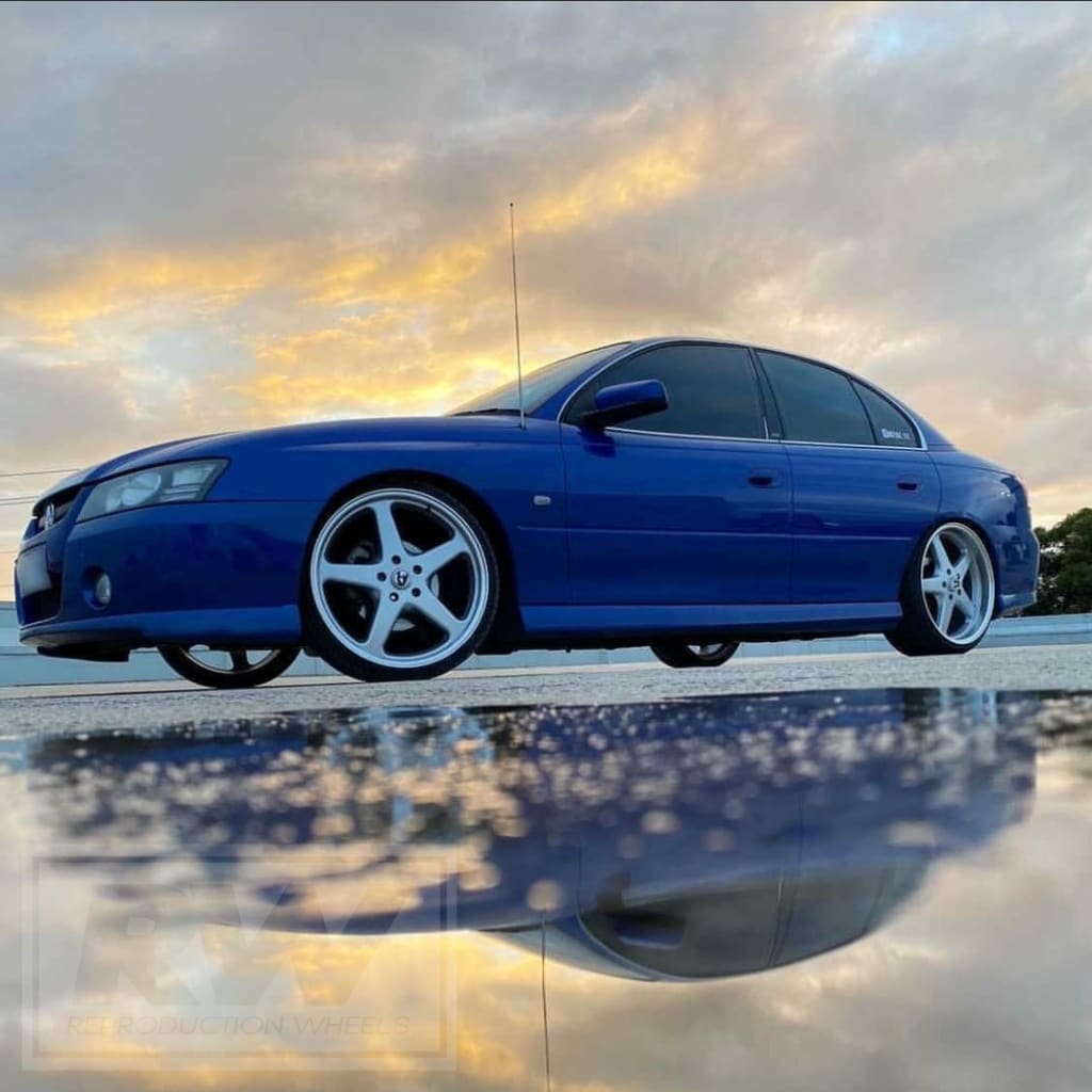 HSV VL Group A SS WALKINSHAW 18 inch Silver REPLICA Wheel