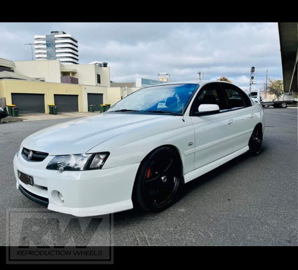 HSV VL Group A SS WALKINSHAW 20 inch Gloss Black REPLICA