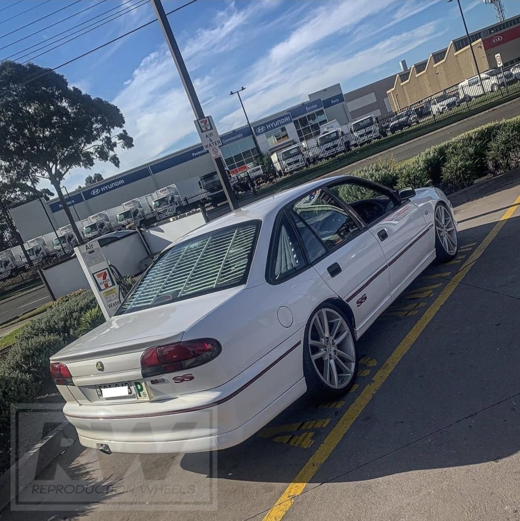 Supersports 20 inch Silver REPLICA Wheels (PRE-VE) 20x8.5