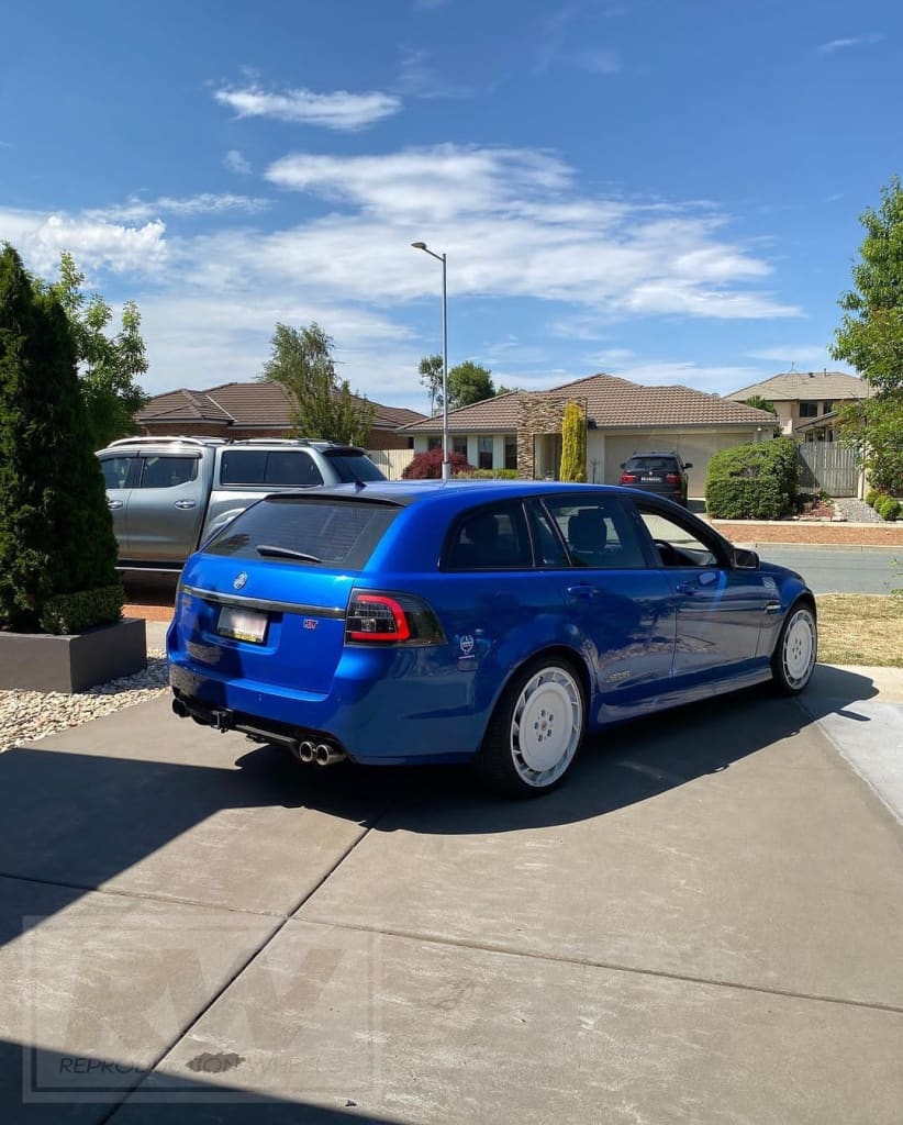 VK VE Group A AERO 19 inch White REPLICA Directional Wheels Alloy Wheels