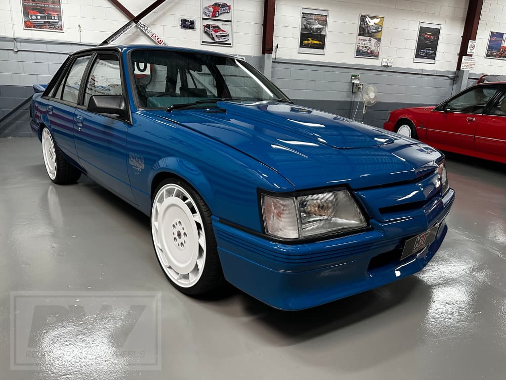 VK VE Group A AERO 20 inch White REPLICA Directional Wheels (PRE-VE) Alloy Wheels